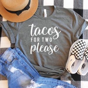 New shirt, never worn! Super soft and perfect shirt for pregnant mamas!